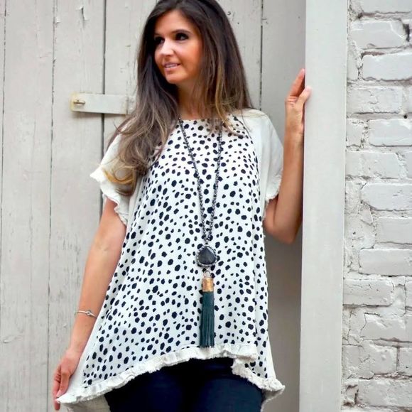 UMGEE oatmeal top with Dalmatian print women’s size XL fringe blouse